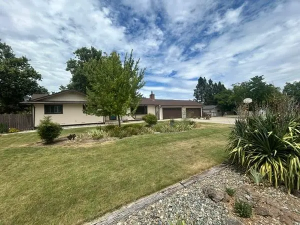 301 Orchard Court, Yreka, CA 96097