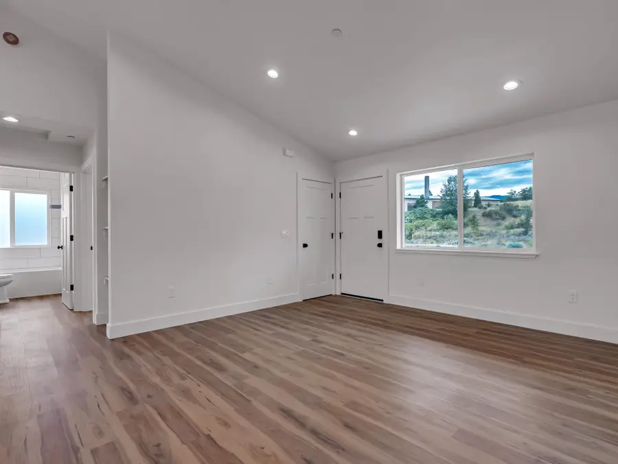 514 Shasta Avenue, Weed, CA 96094 - #3