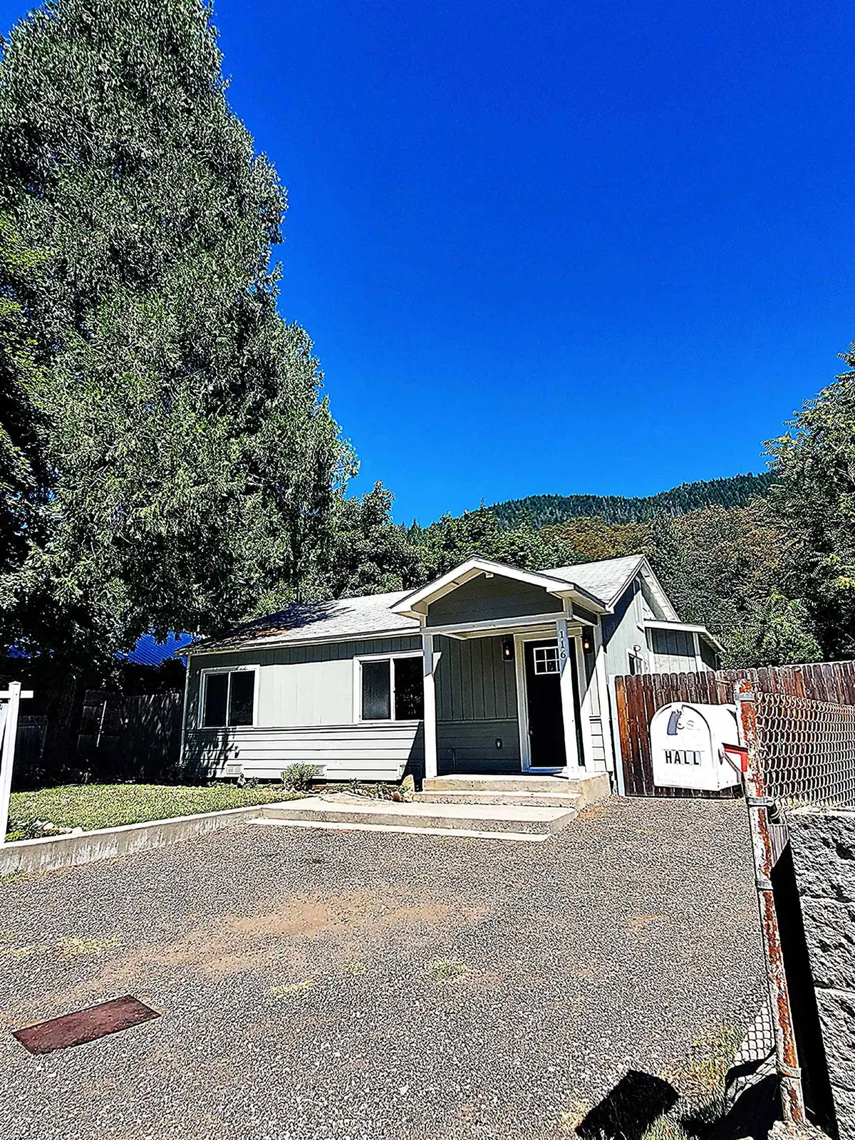 116 S First St, Dunsmuir, CA 96025 - #1