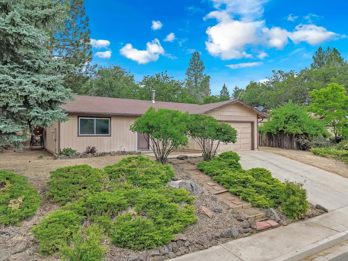 805 Meadowlark Lane, Yreka, CA 96097 - #1