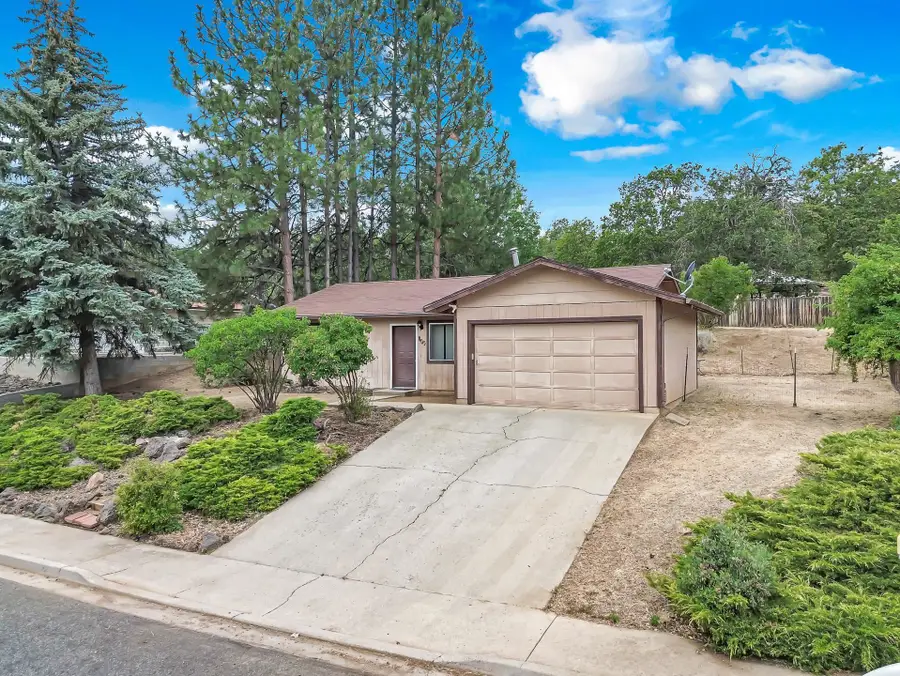 805 Meadowlark Lane, Yreka, CA 96097 - #2