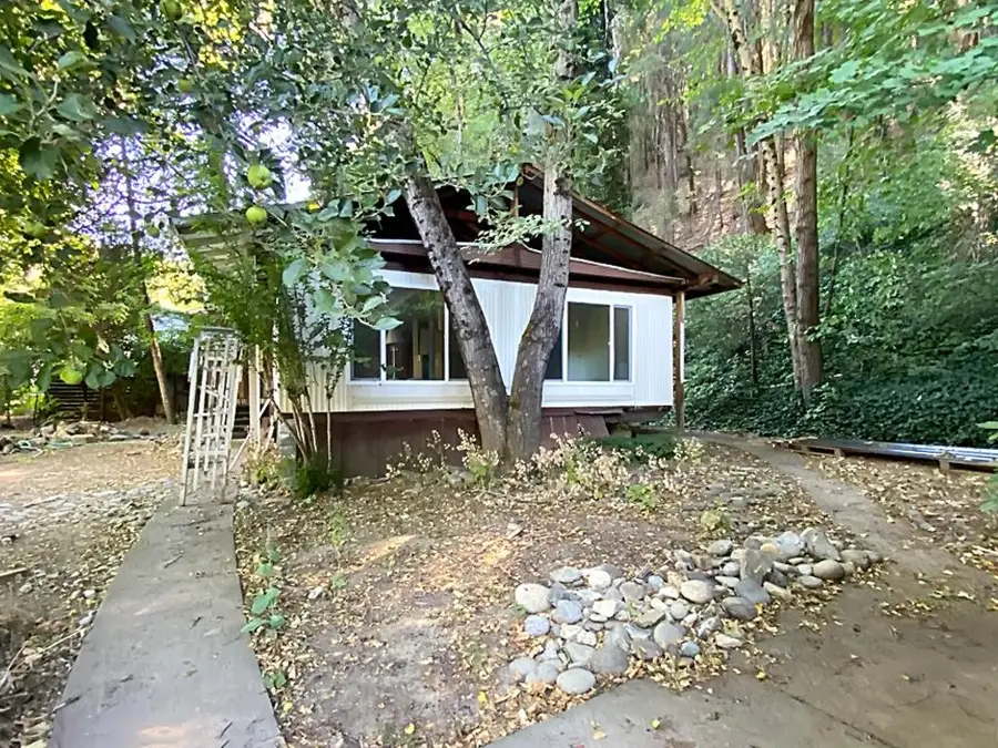 530 S First St, Dunsmuir, CA 96025 - #3