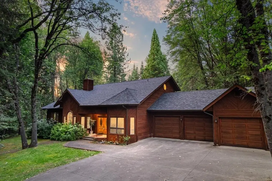 307 N Adams Dr, Mount Shasta, CA 96067 - #1