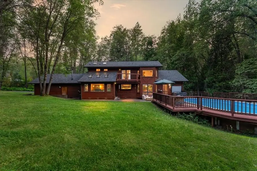307 N Adams Dr, Mount Shasta, CA 96067 - #3