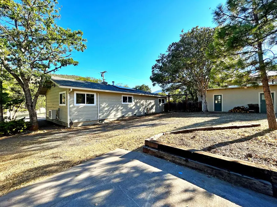 9001 Guys Gulch Rd, Yreka, CA 96097 - #2