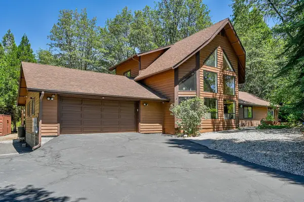 424 Lotus Lane, Mt Shasta, CA 96067