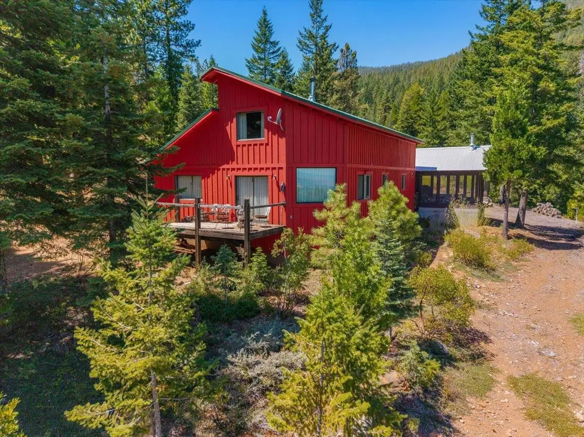3812 Dale Creek Rd., Weed, CA 96094 - #1
