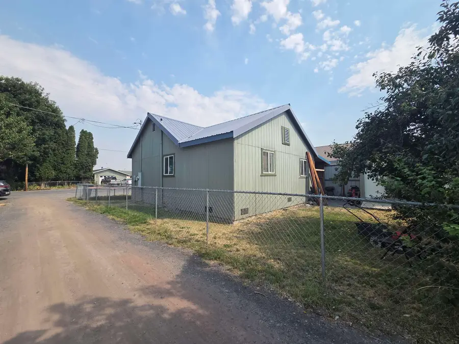 239-255 Siskiyou, Tulelake, CA 96134 - #2
