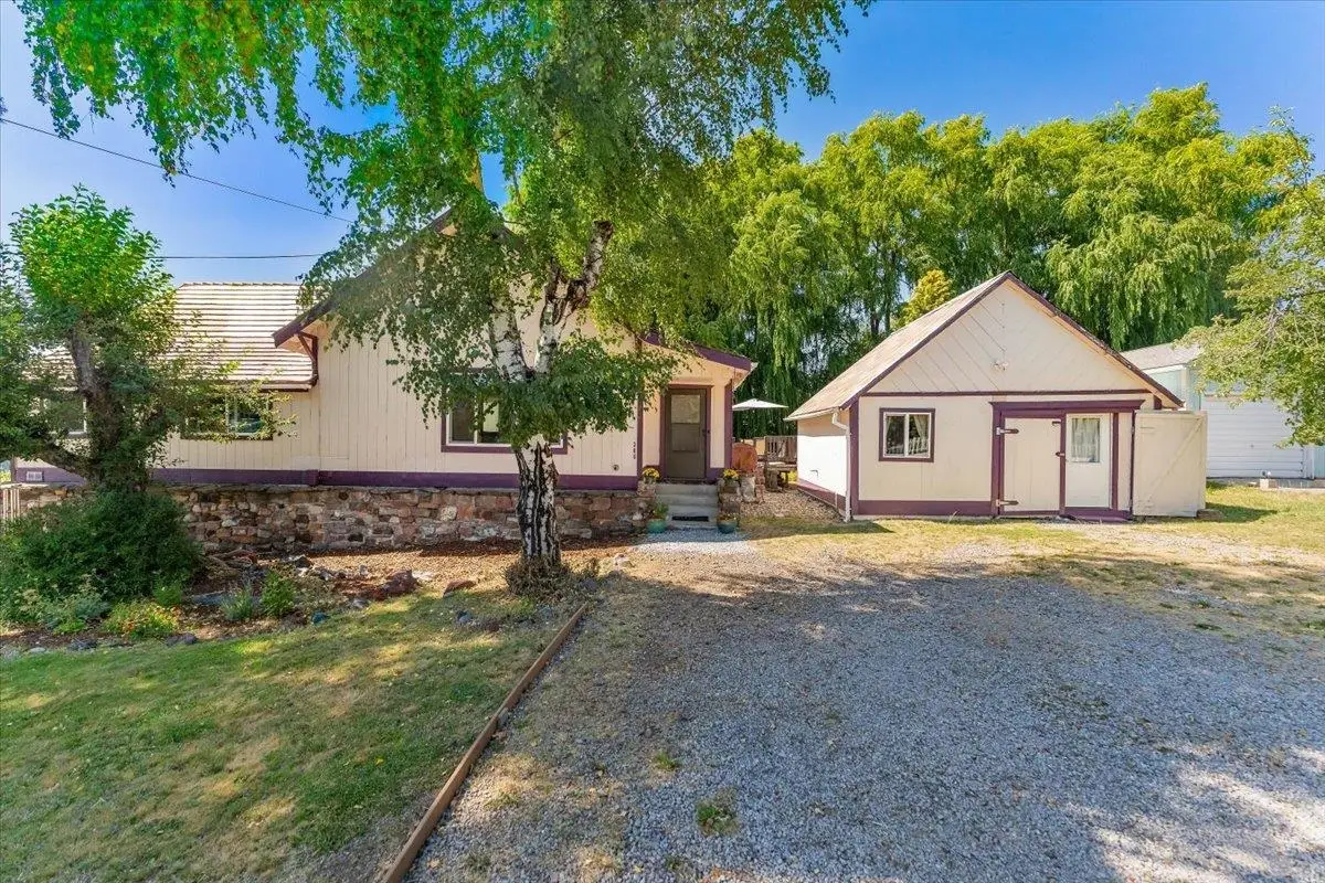 300 E Jessie Street, Mount Shasta, CA 96067 - #1