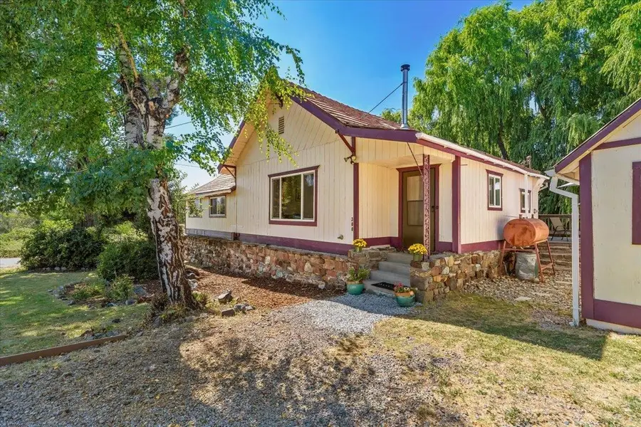 300 E Jessie Street, Mount Shasta, CA 96067 - #2