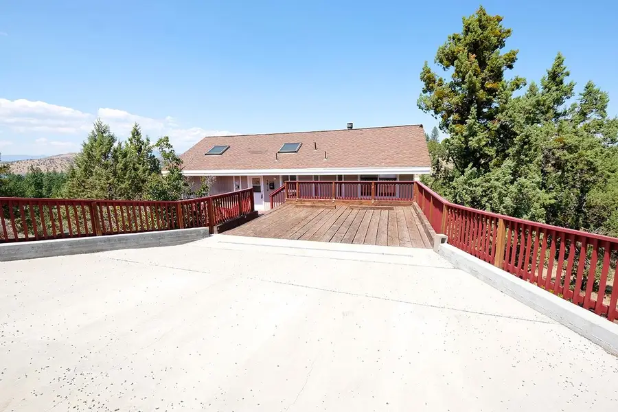 5812 Condor Rd, Weed, CA 96094 - #2