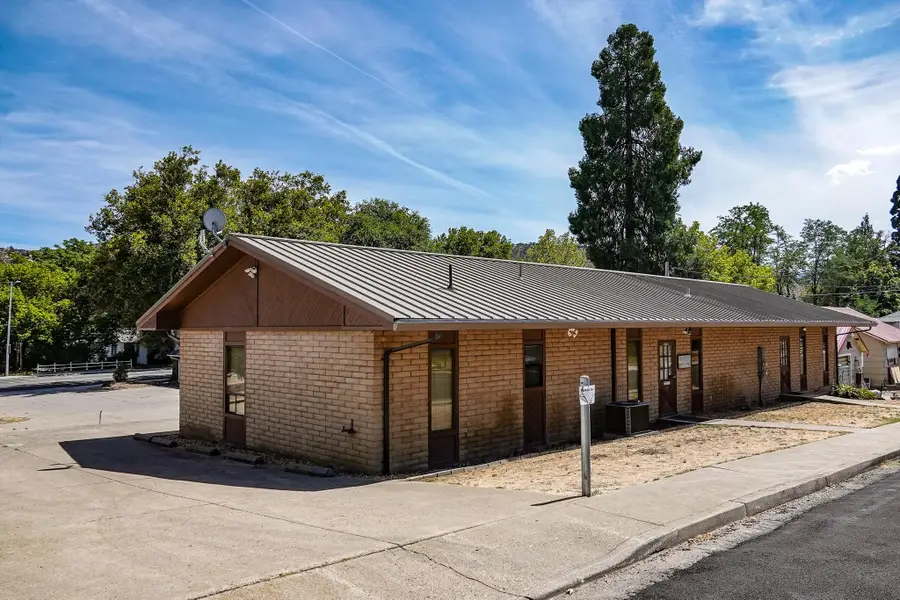 543 N Main Street N, Yreka, CA 96097 - #3