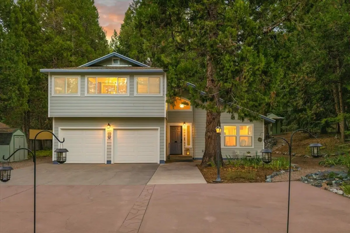 704 S Washington Dr, Mount Shasta, CA 96067 - #1
