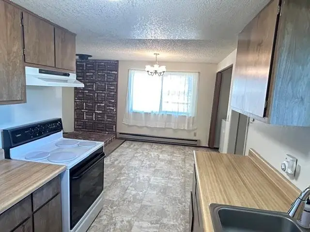901 Meadowlark, Yreka, CA 96097 - #3