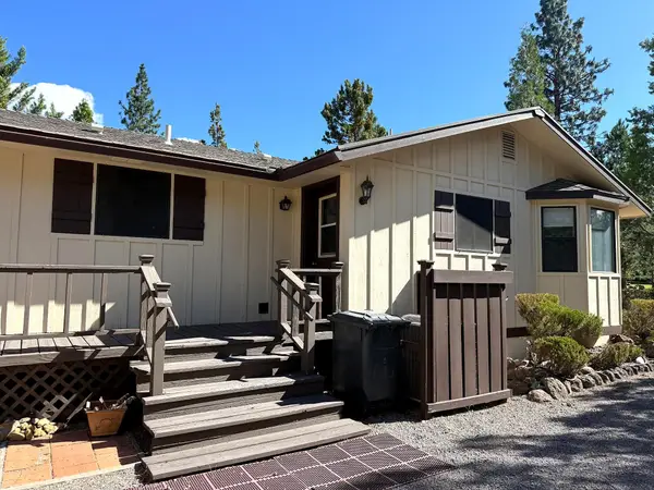 6044 Blancas Ct, Weed, CA 96094
