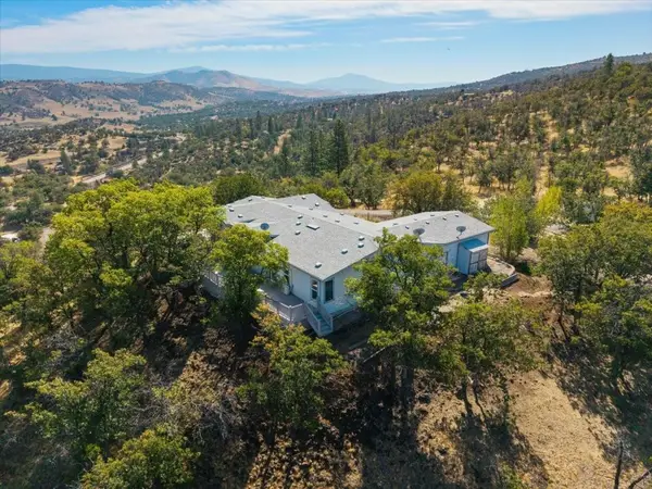 3221 Cougar Street, Hornbrook, CA 96044