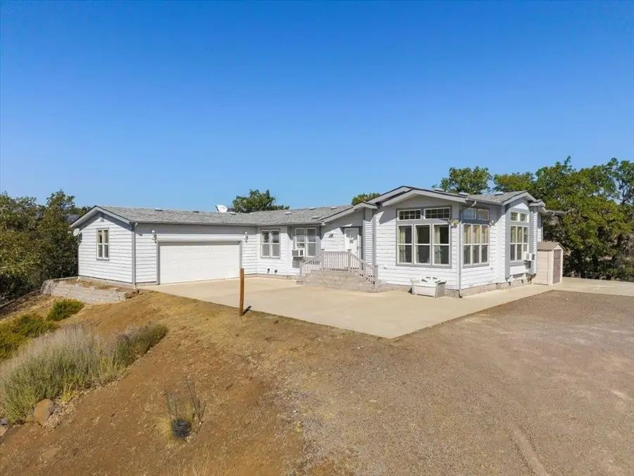 3221 Cougar Street, Hornbrook, CA 96044 - #2