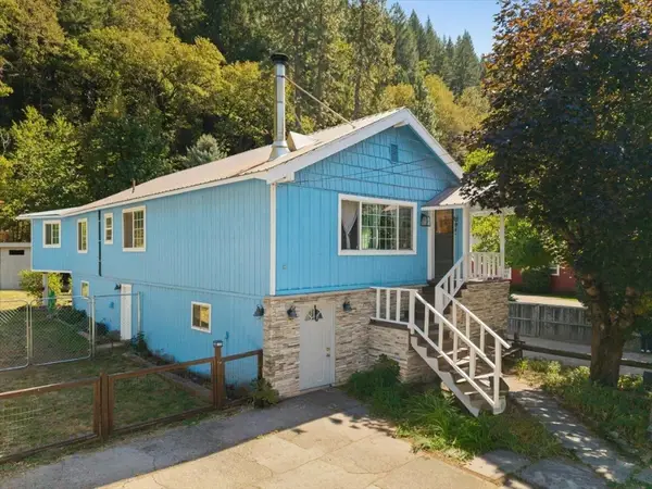 672 1st Street, Dunsmuir, CA 96064