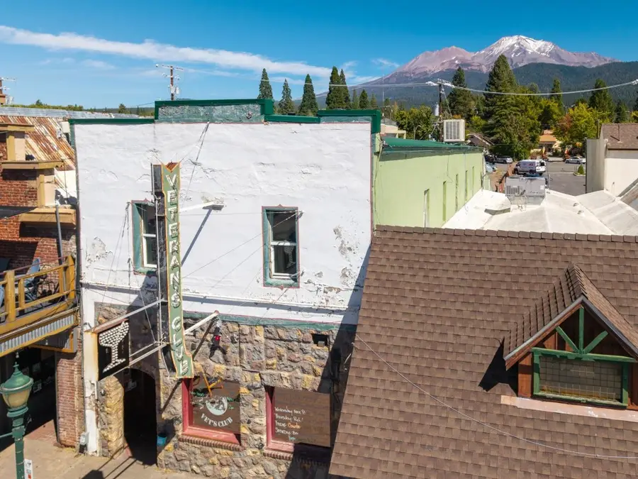 406 N Mount Shasta Blvd N, Mount Shasta, CA 96067 - #2