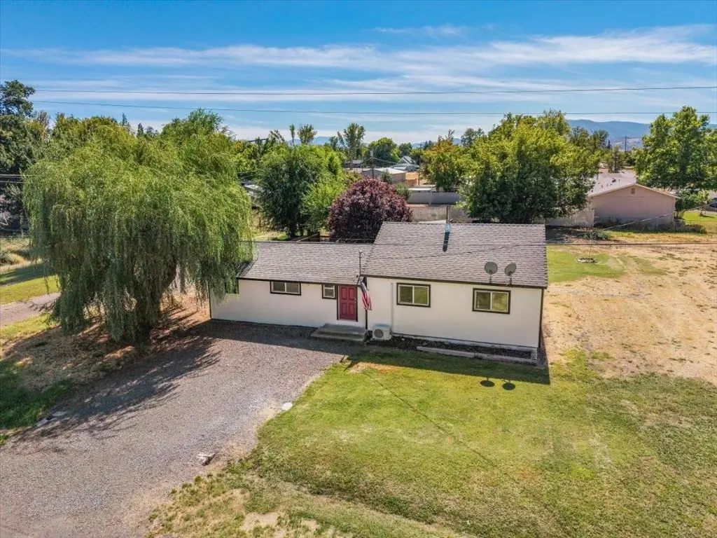 451 W Spiers St W, Montague, CA 96064 - #1