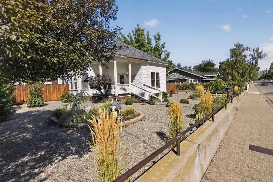349 N Oregon St, Yreka, CA 96097 - #3