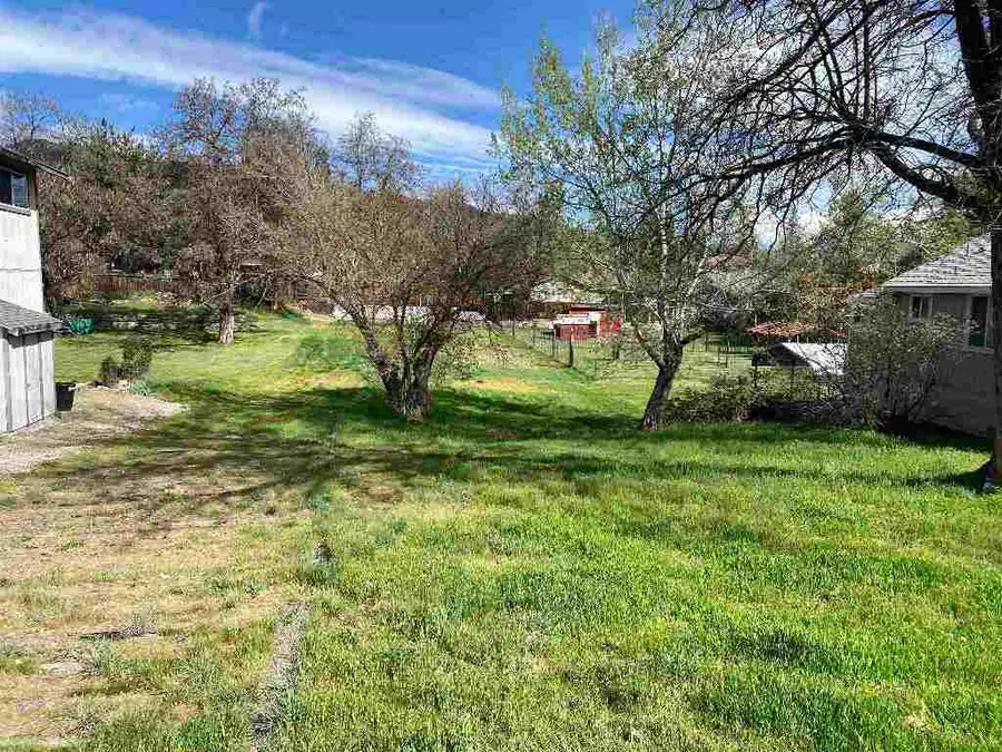 061-051-100 Lane St, Yreka, CA 96097 - #3