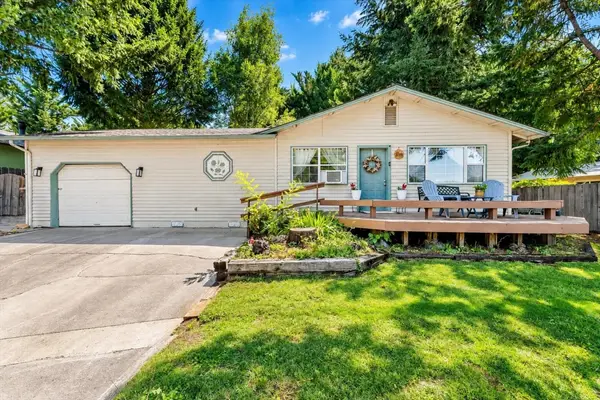 622 Kenneth Way, Mount Shasta, CA 96067