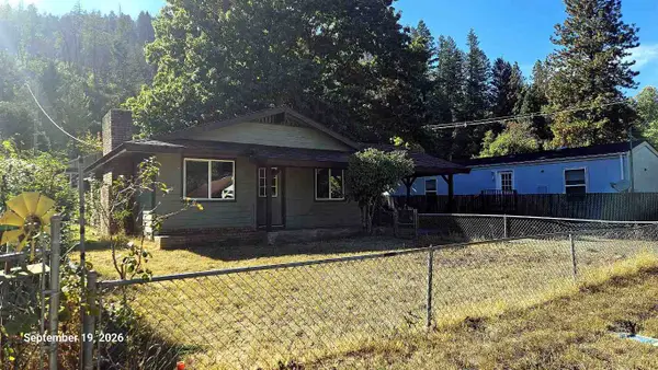 533 Live Oak Dr, Happy Camp, CA 96039