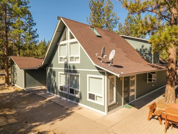 15724 Lake Shore Dr, Weed, CA 96094