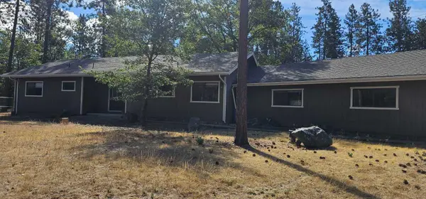 234 Coventry Ln, Yreka, CA 96097