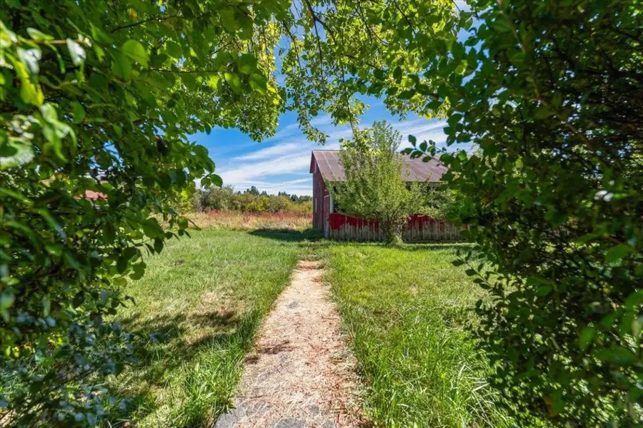 517 W Jessie St. W, Mount Shasta, CA 96067 - #2