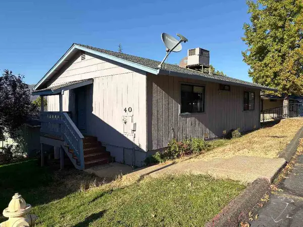 801 Sierra Vista Way #40, Yreka, CA 96097