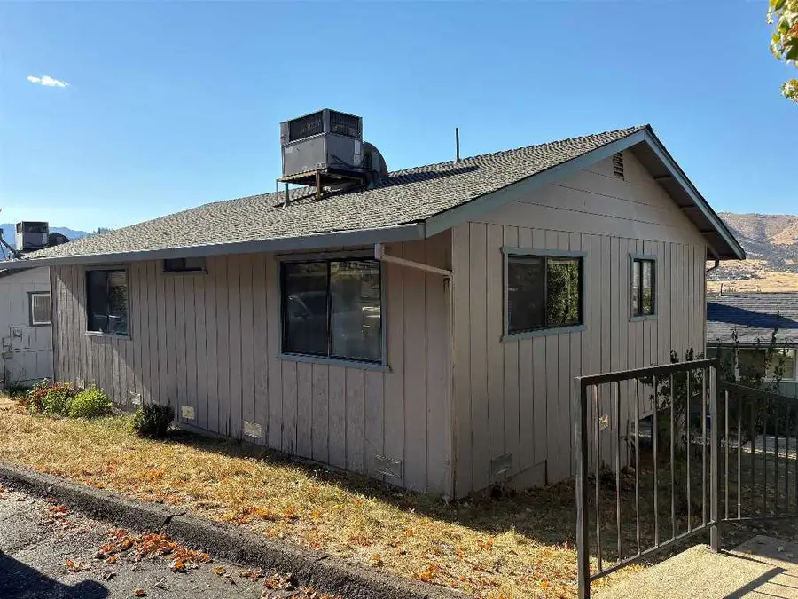 801 Sierra Vista Way #40, Yreka, CA 96097 - #2