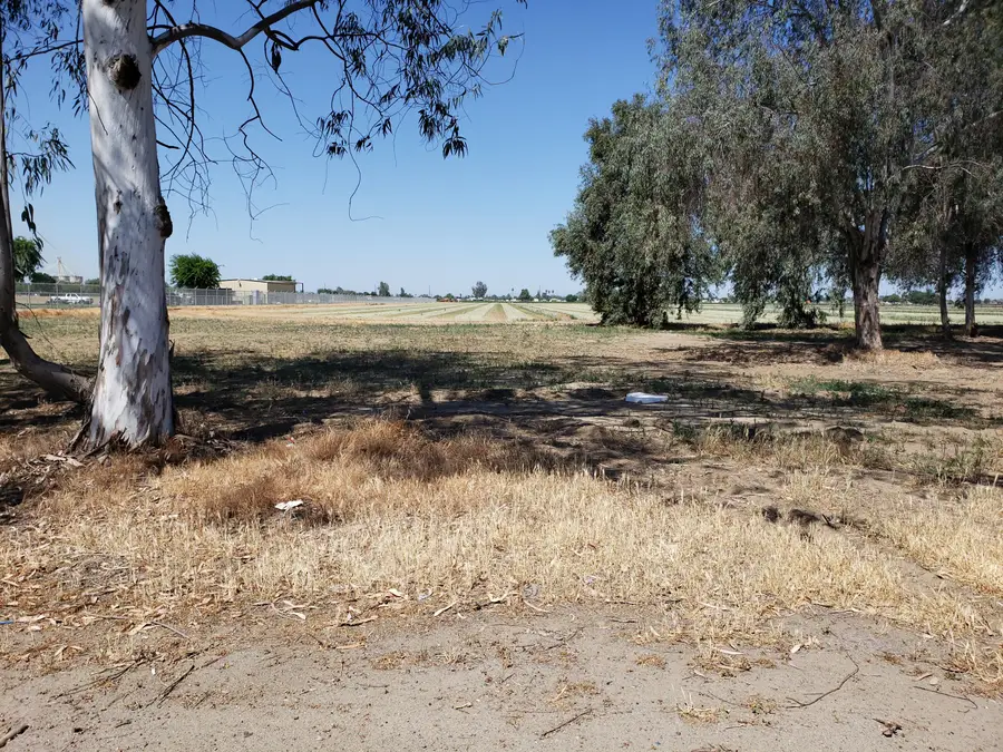 11544 S 10th Avenue, Hanford, CA 93230 - Image #2