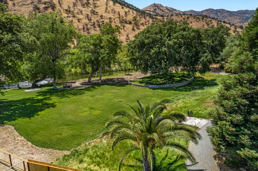 40863 Sierra Drive #D, Three Rivers, CA 93271 - Image #2