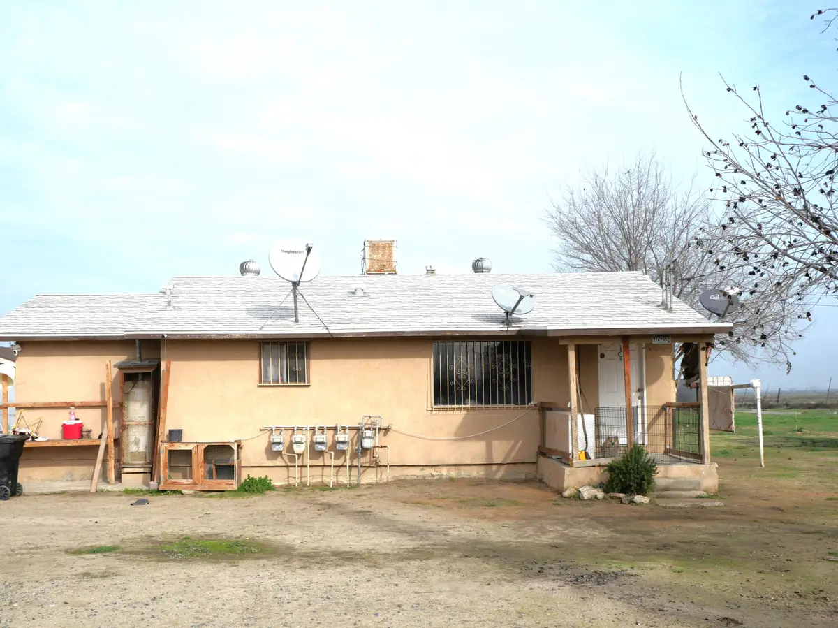 10974 Ave 56, Earlimart, CA 93219 - Image #1