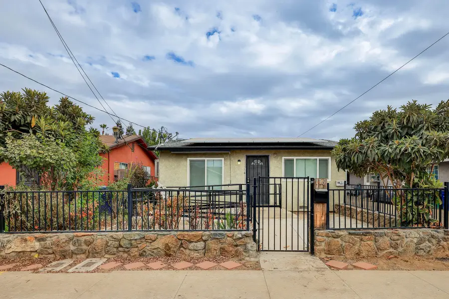 176 Manzanillo Street, Woodlake, CA 93286 - Image #2