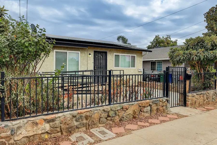 176 Manzanillo Street, Woodlake, CA 93286 - Image #3