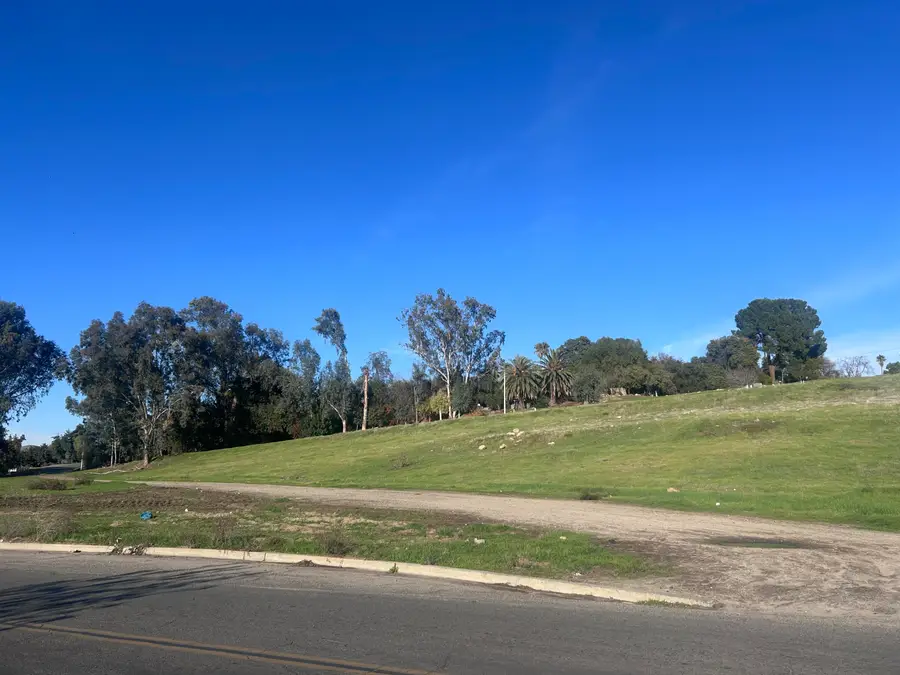 S Corona Dr Unit#19, Porterville, CA 93257 - Image #2