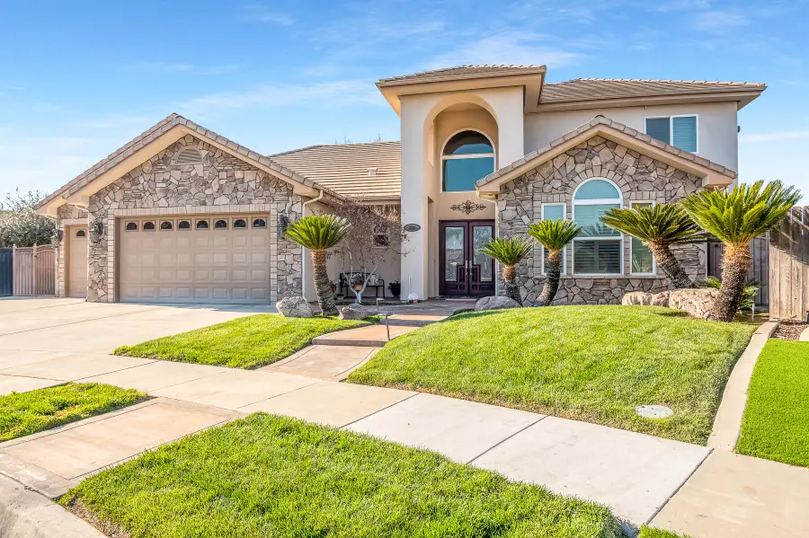 382 Hemmingway Court, Tulare, CA 93274 - Image #2