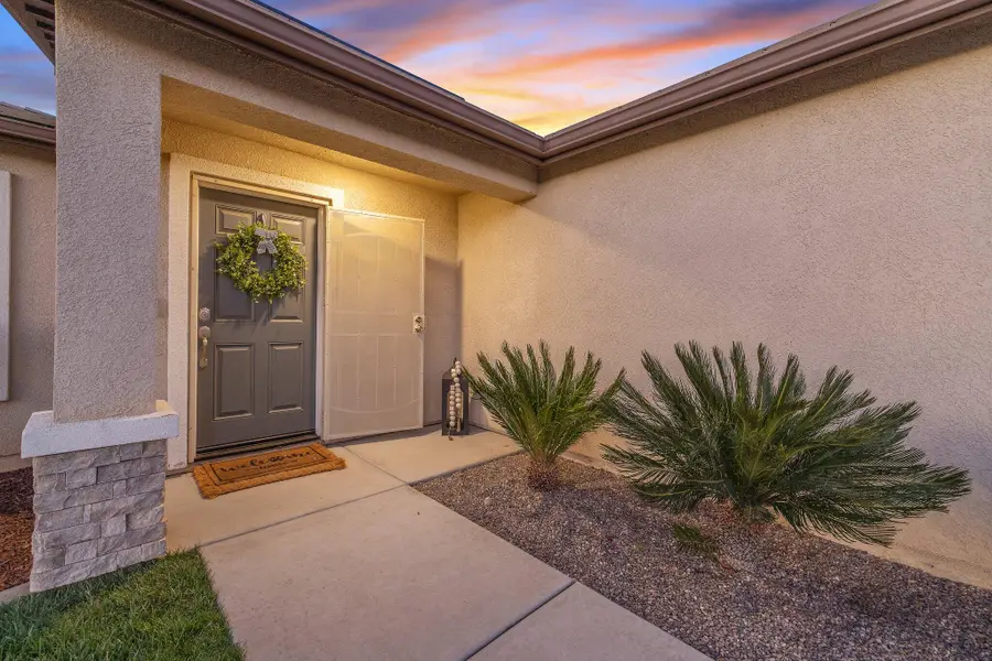 658 Rebeca Avenue, Sanger, CA 93657 - Image #2