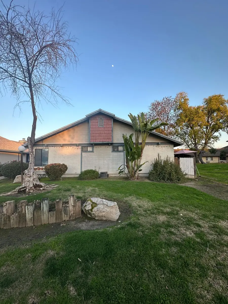 844 S Linwood Street, Visalia, CA 93277 - Image #2
