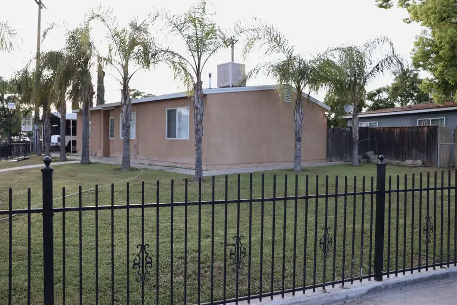 2014 W Houston Avenue, Visalia, CA 93291 - Image #3