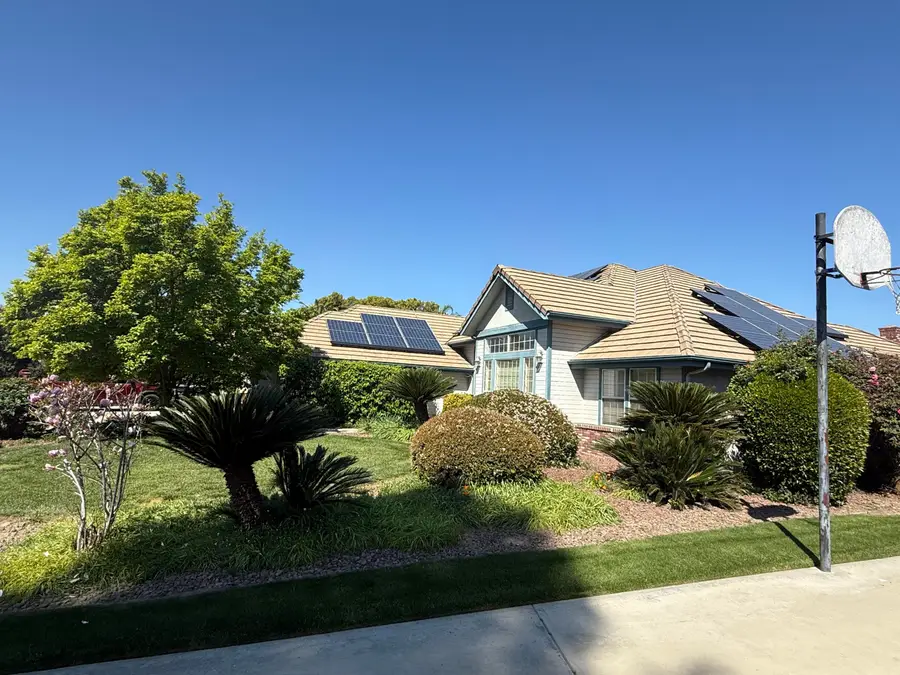 5730 W Laura Court, Visalia, CA 93277 - Image #2