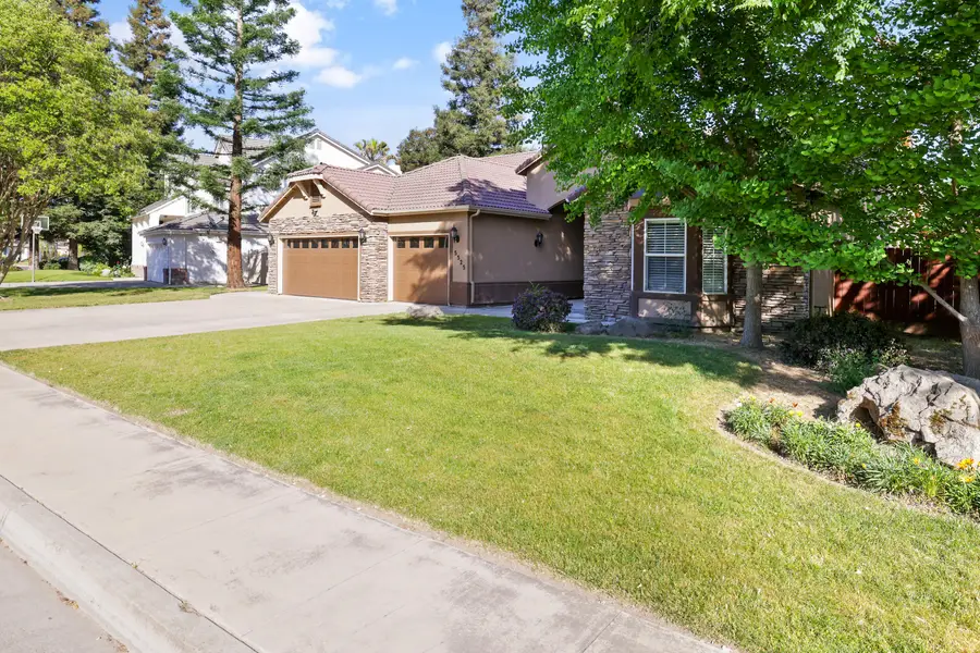 5525 W Perez Avenue, Visalia, CA 93291 - Image #2