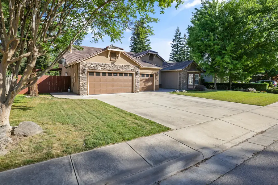 5525 W Perez Avenue, Visalia, CA 93291 - Image #3