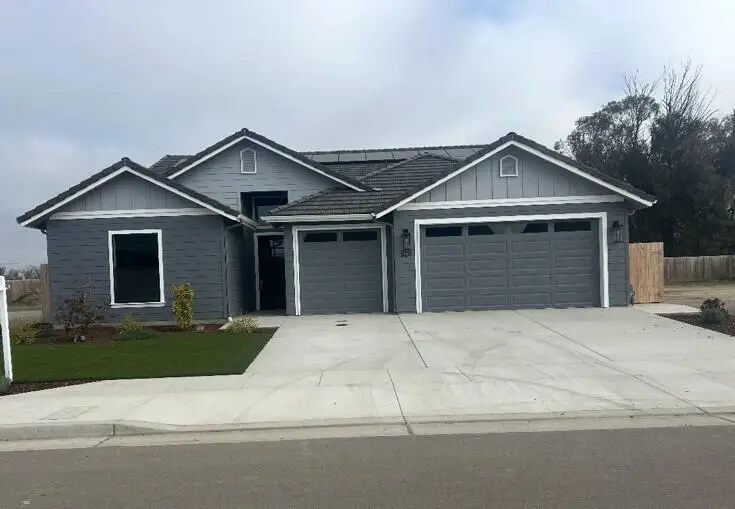 928 Hidden Ridge, Tulare, CA 93274 - Image #1