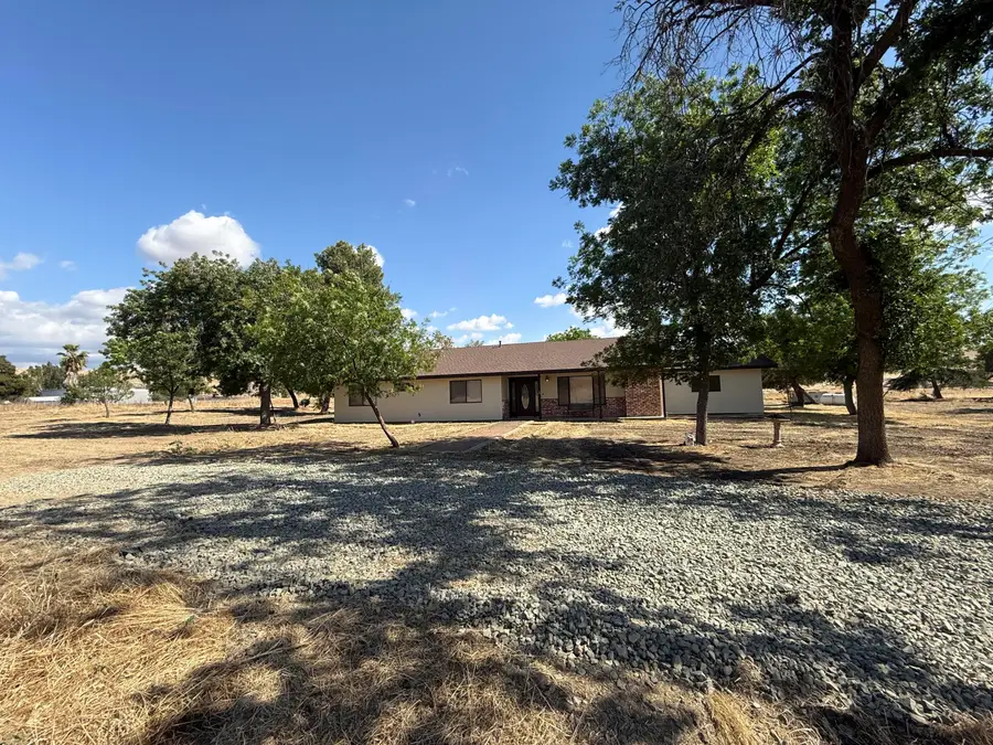 27057 Ave 196, Strathmore, CA 93267 - Image #2