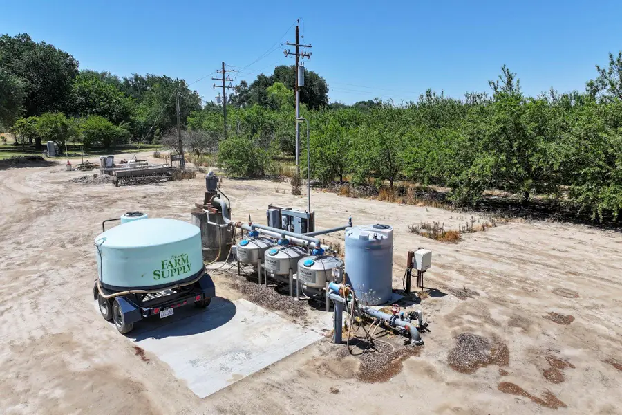 9415 21st Avenue, Lemoore, CA 93245 - Image #2