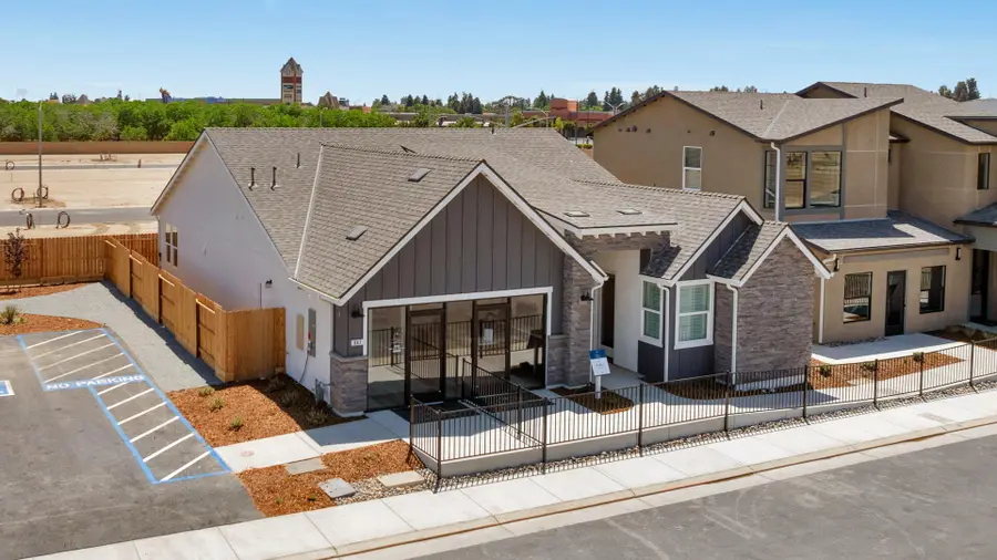 947 Lisbon Avenue, Tulare, CA 93274 - Image #2